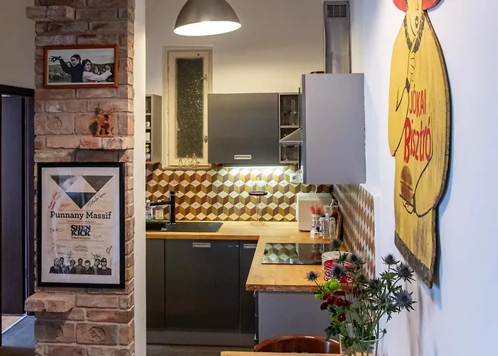 Stylishly Decorated In Great Location Apartmán *