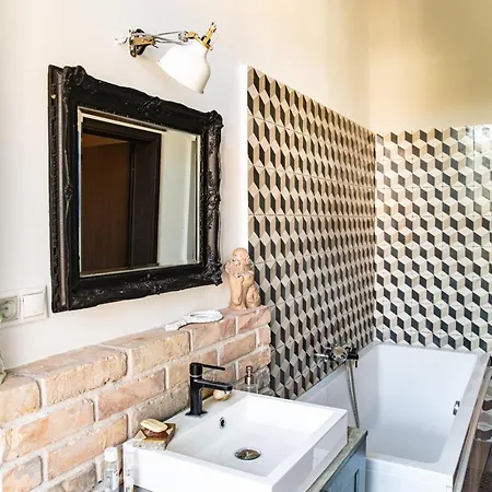 Appartement Stylishly Decorated In Great Location Budapest